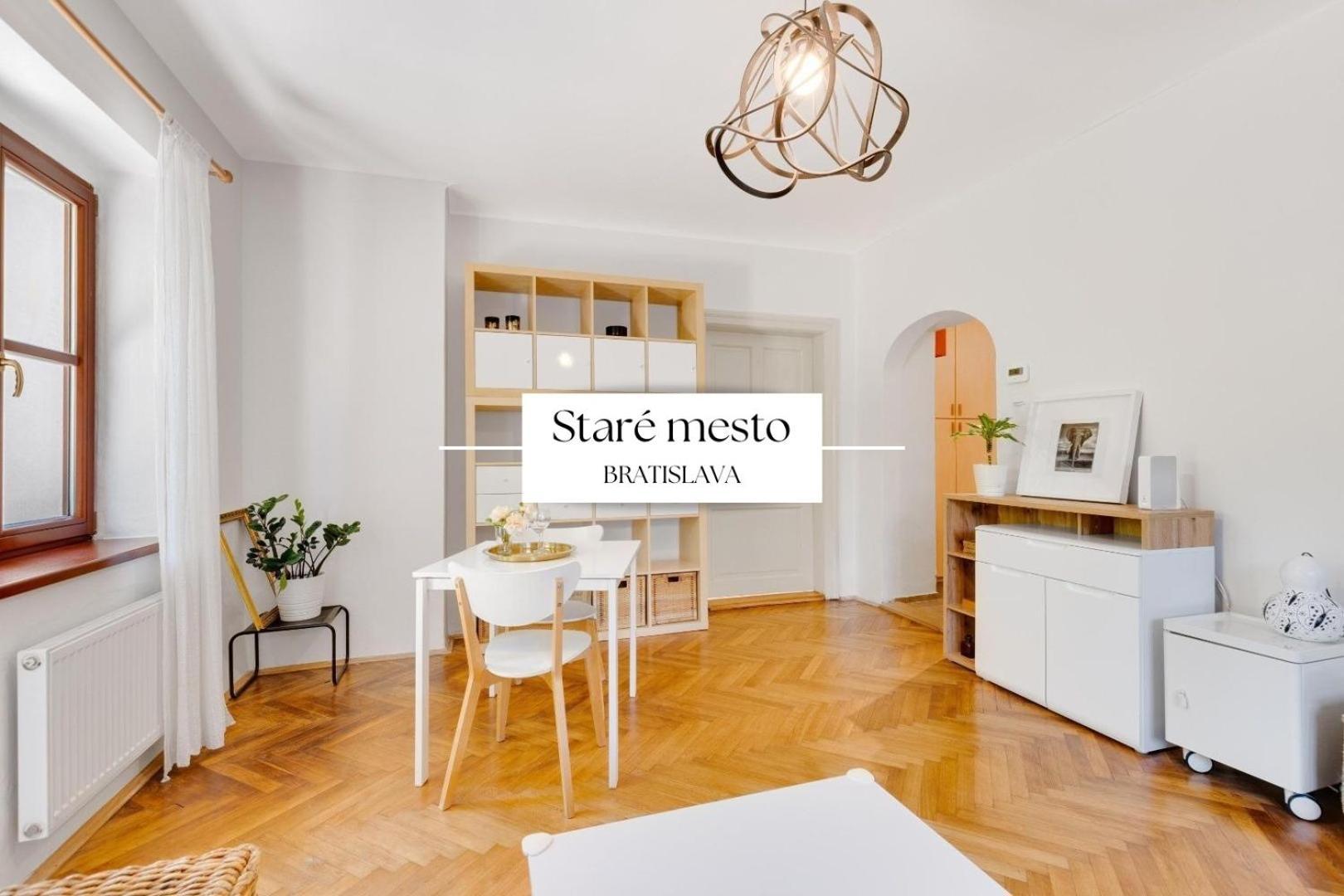 Stylish Historical Apartment + Backyard Bratislava Exteriör bild